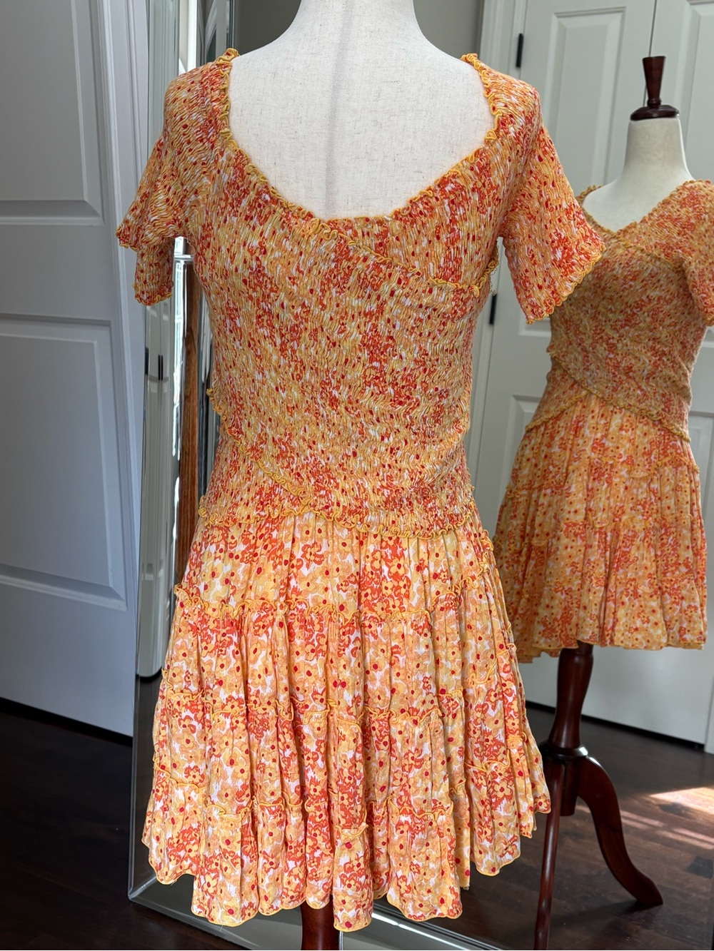 Dress - Picture 7 of 8